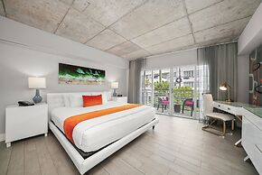 Riviera Hotel South Beach