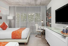 Riviera Hotel South Beach