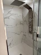 Newmarket Hotel & Suites