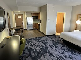 Newmarket Hotel & Suites