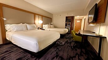 Newmarket Hotel & Suites