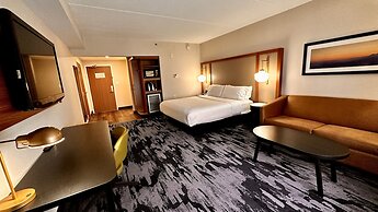 Newmarket Hotel & Suites