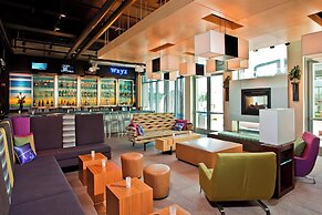 Aloft Dulles Airport North