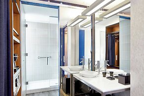 Aloft Dulles Airport North