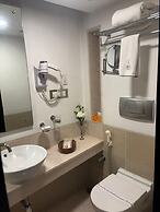 Iris Hotel