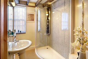 Discovery Accommodation