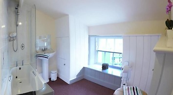 Discovery Accommodation