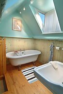 Discovery Accommodation