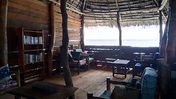 Twisted Palms Lodge & Restaurant