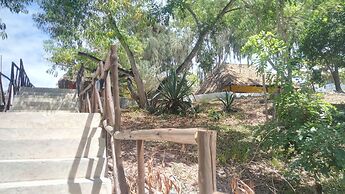 Twisted Palms Lodge & Restaurant