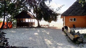 Twisted Palms Lodge & Restaurant