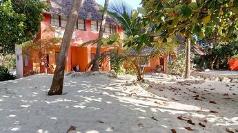 Twisted Palms Lodge & Restaurant