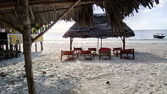 Twisted Palms Lodge & Restaurant
