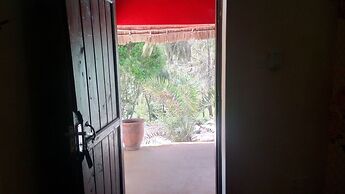Twisted Palms Lodge & Restaurant