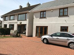 Orchard Manor - Guest house