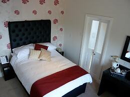Queenswood Hotel