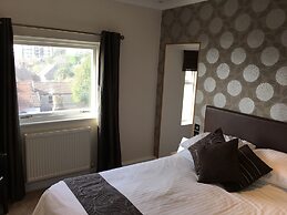 Queenswood Hotel