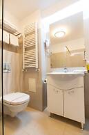 Hotel Duke Armeneasca