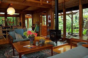 Volcano Rainforest Retreat