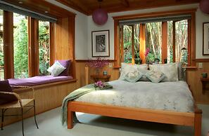 Volcano Rainforest Retreat