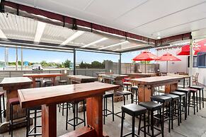 Comfort Inn Westshore Beach