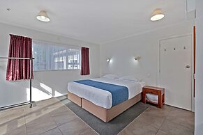 Comfort Inn Westshore Beach