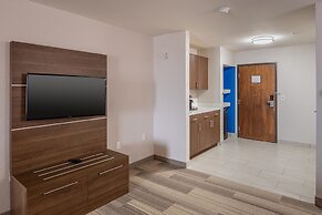Holiday Inn Express & Suites N Waco Area - West by IHG