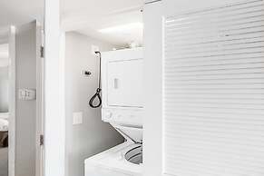 Bahama Sands Luxury Condominiums