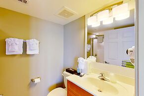 Bahama Sands Luxury Condominiums