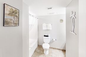 Bahama Sands Luxury Condominiums