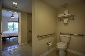 Crystal Palms Beach Resort