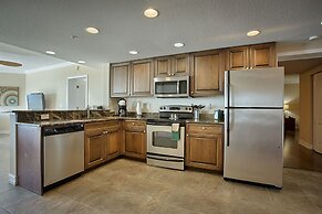 Crystal Palms Beach Resort