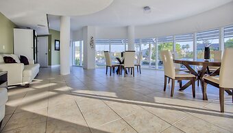 Crystal Palms Beach Resort