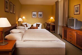 Dolce Villa Hotel