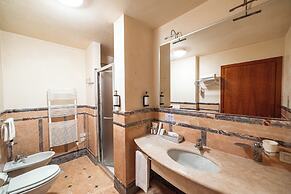 PHI Hotel Astoria