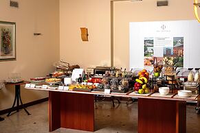 PHI Hotel Astoria