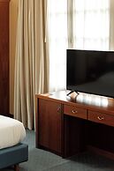 PHI Hotel Astoria