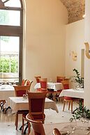 PHI Hotel Astoria