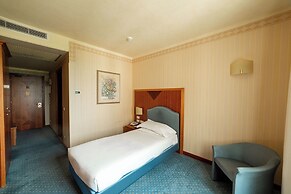 PHI Hotel Astoria