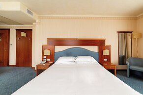 PHI Hotel Astoria