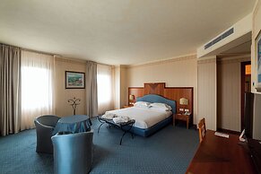 PHI Hotel Astoria