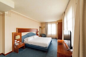 PHI Hotel Astoria