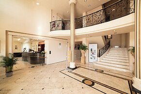 PHI Hotel Astoria