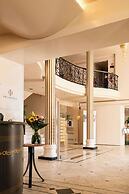 PHI Hotel Astoria