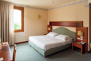 PHI Hotel Astoria
