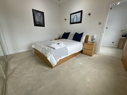 Earle House Serviced Apartments