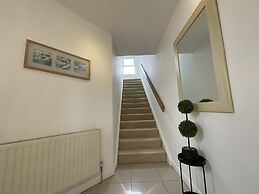 Earle House Serviced Apartments