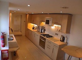 Earle House Serviced Apartments