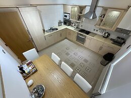 Earle House Serviced Apartments