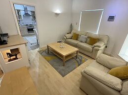 Earle House Serviced Apartments